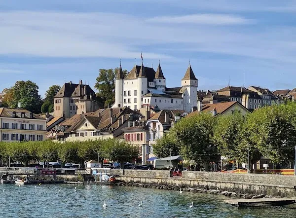 Nyon cover