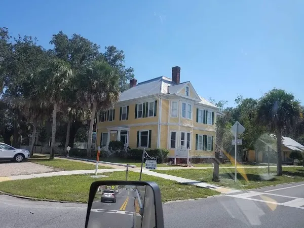 Apalachicola cover