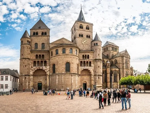 Trier cover