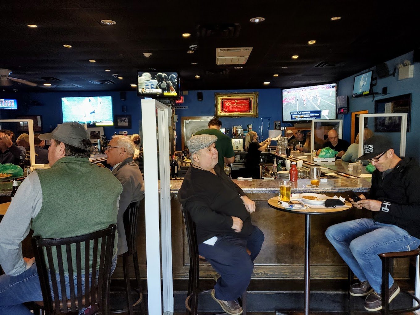 Six Twenty-One Tavern & Grill - Image 2