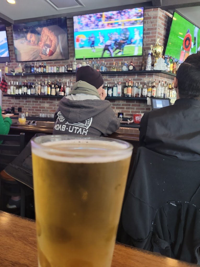 Zane's Tavern Willits - Image 2