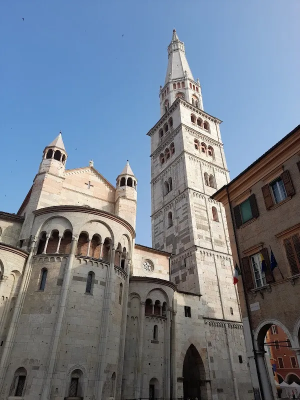 Modena cover