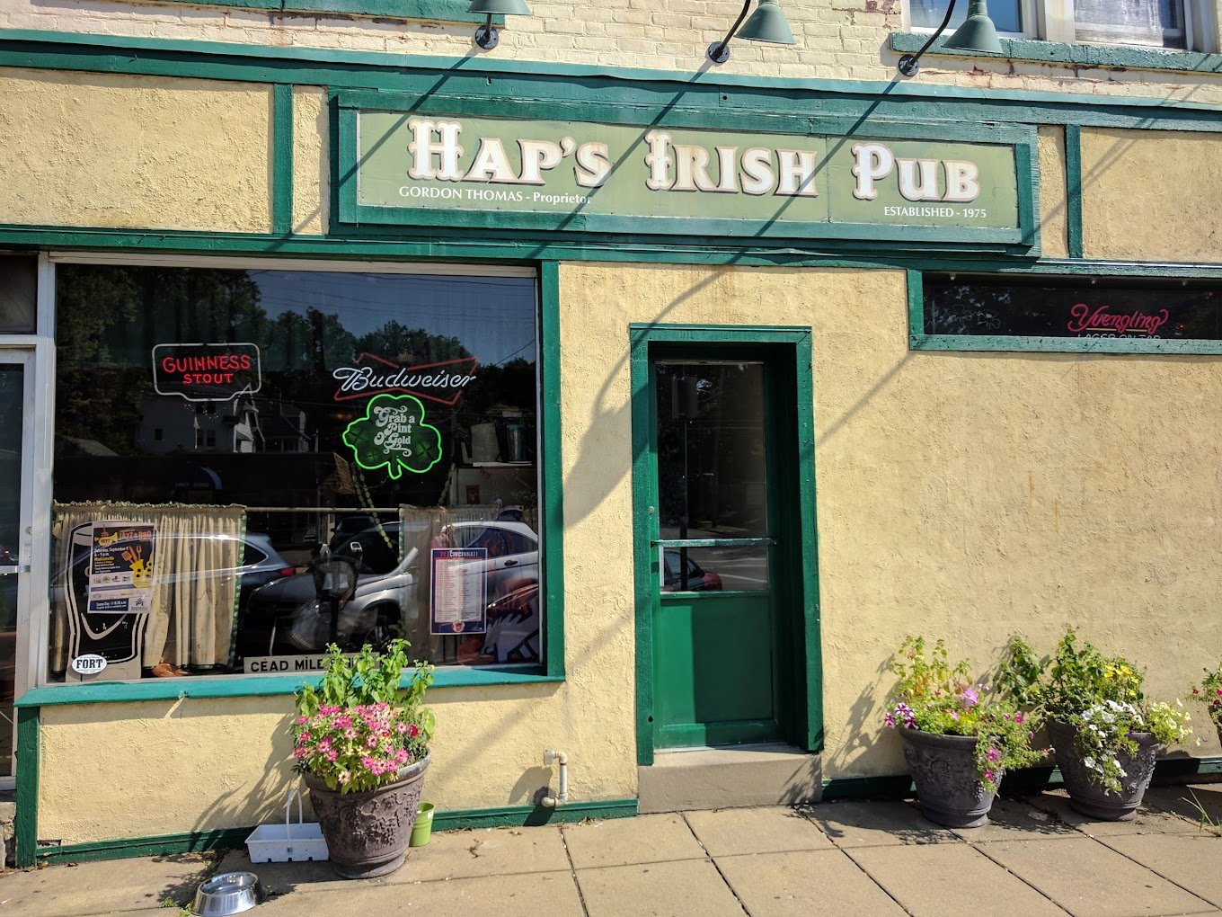 Hap's Irish Pub