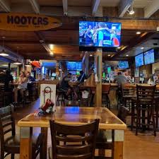 BJ's Restaurant & Brewhouse - Image 2