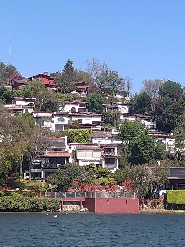 Valle de Bravo cover
