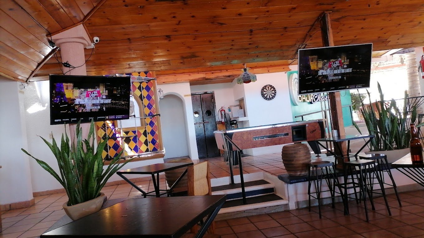 Captains Sunset Bar - Image 2