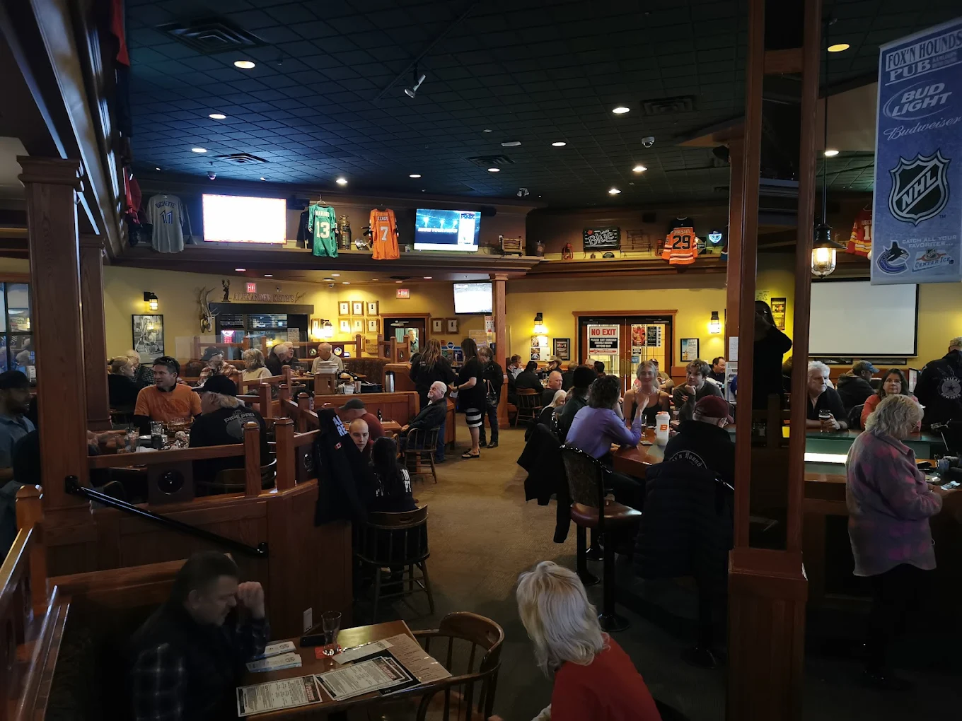 Shark Club Sports Bar & Grill - Image 2