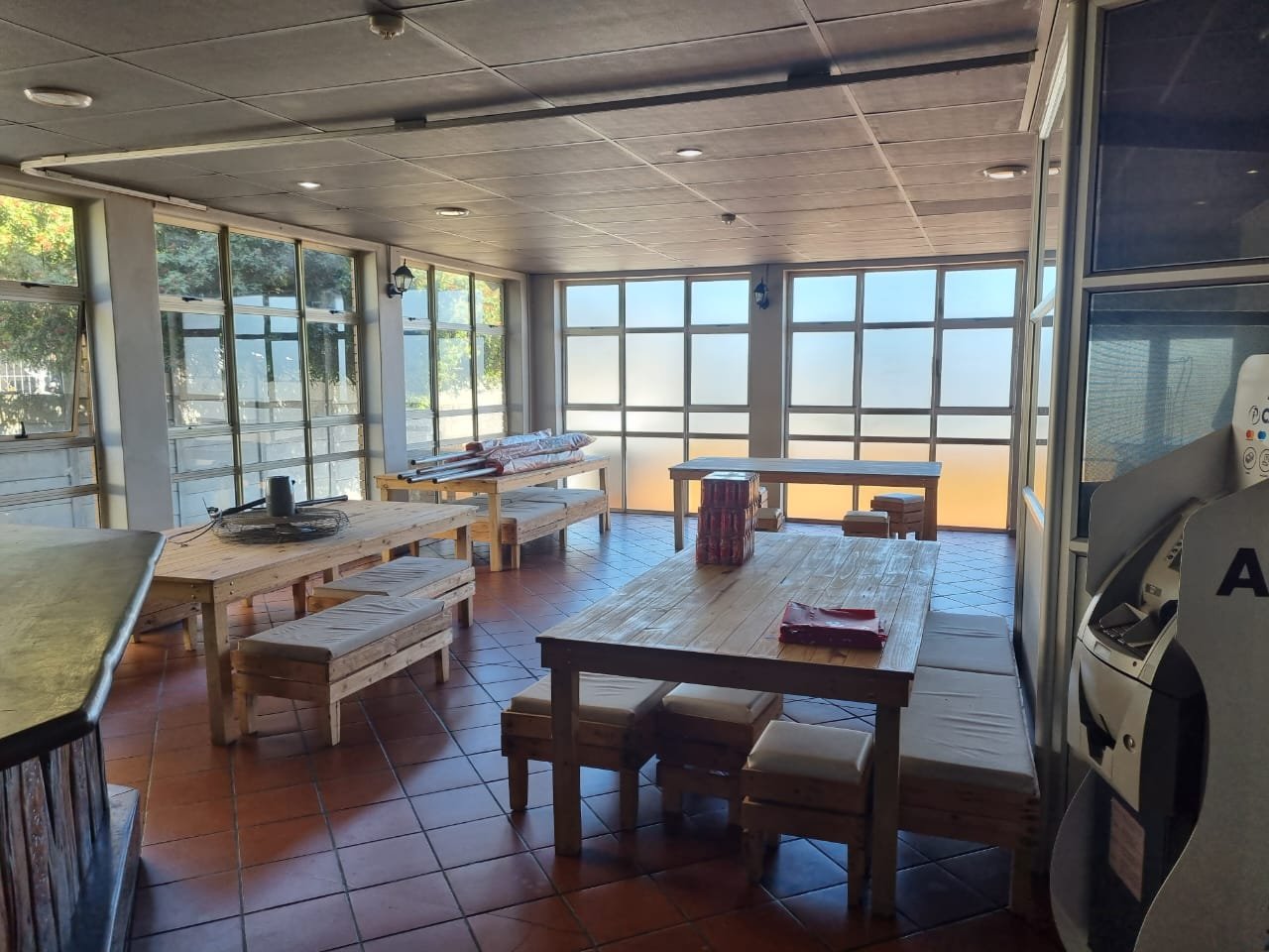 Green Fields Pub - Image 2