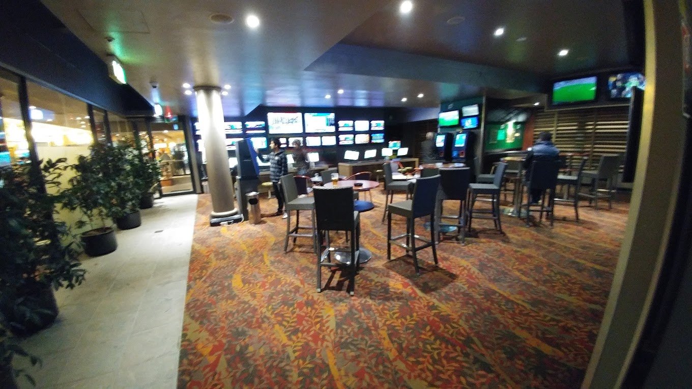 Hurstville Ritz Hotel - Image 2