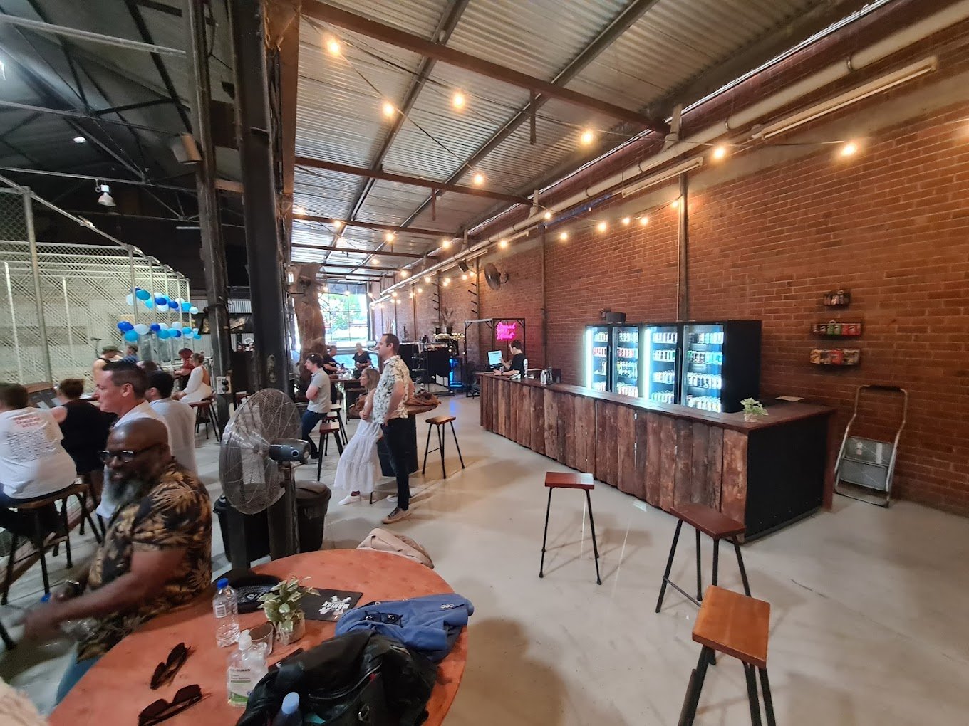 MANIAX Axe Throwing - PERTH - Image 2