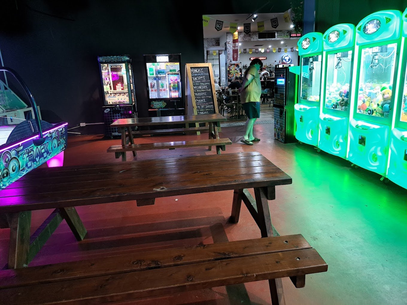 OBJ's Sports Bar - Image 2