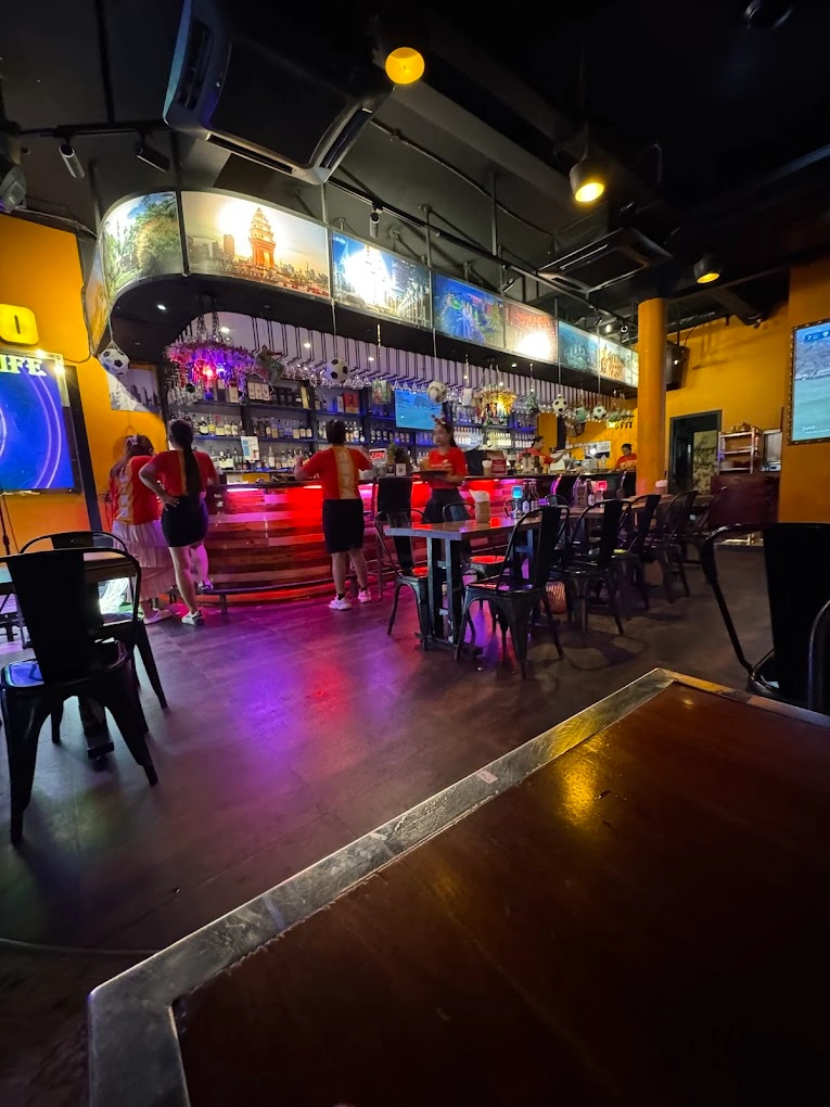 OSTRO Restaurant & Bar 24/7