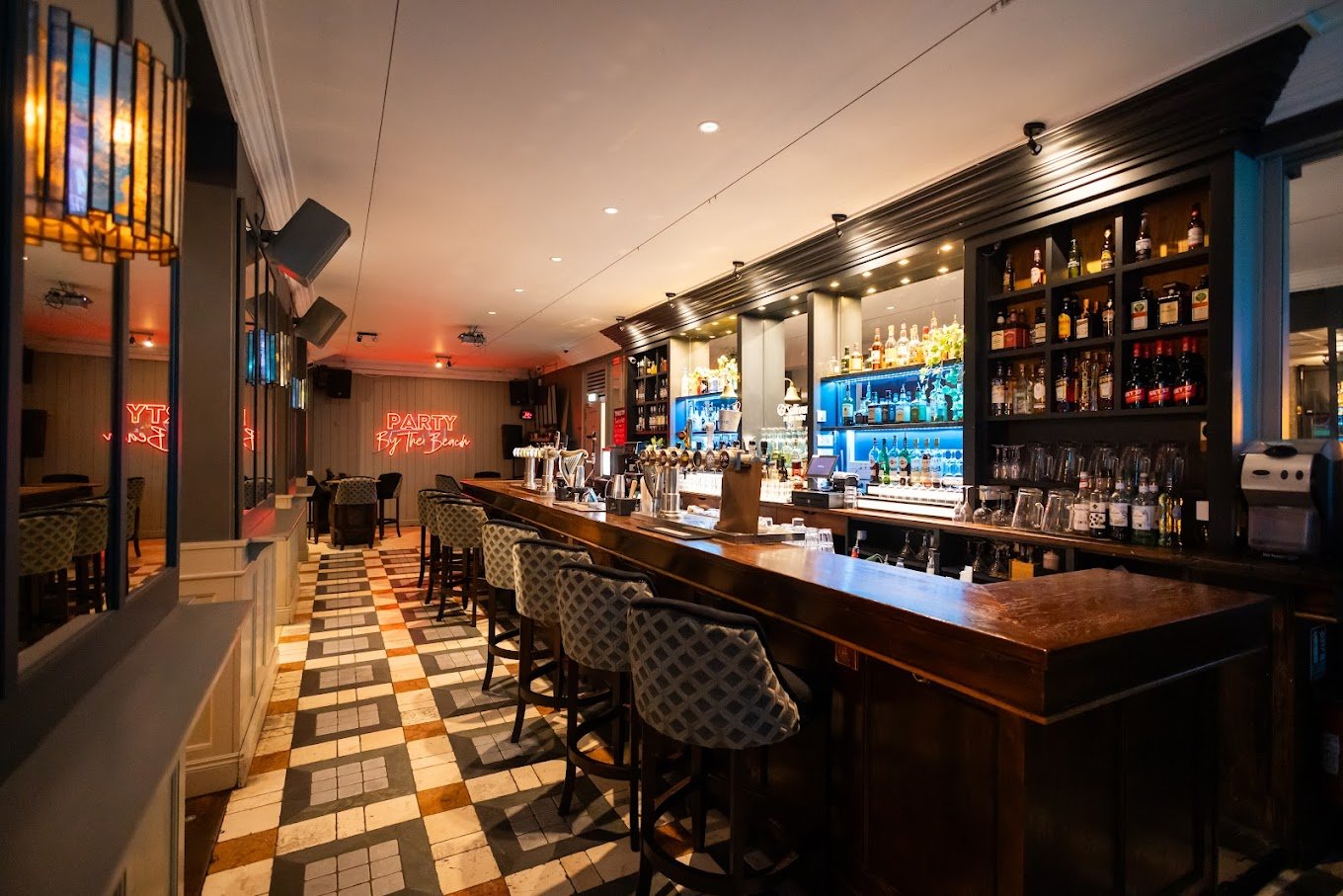 O'Sullivans By the Beach - Image 2