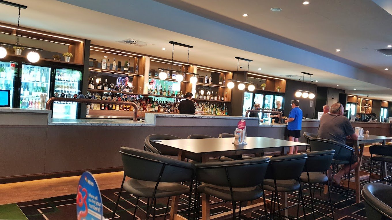 Town Tavern - Image 2