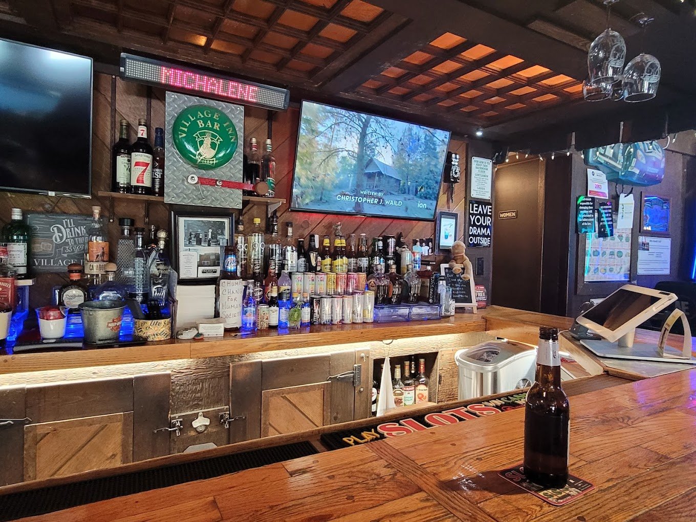 Village Inn Bar and Grill - Image 2