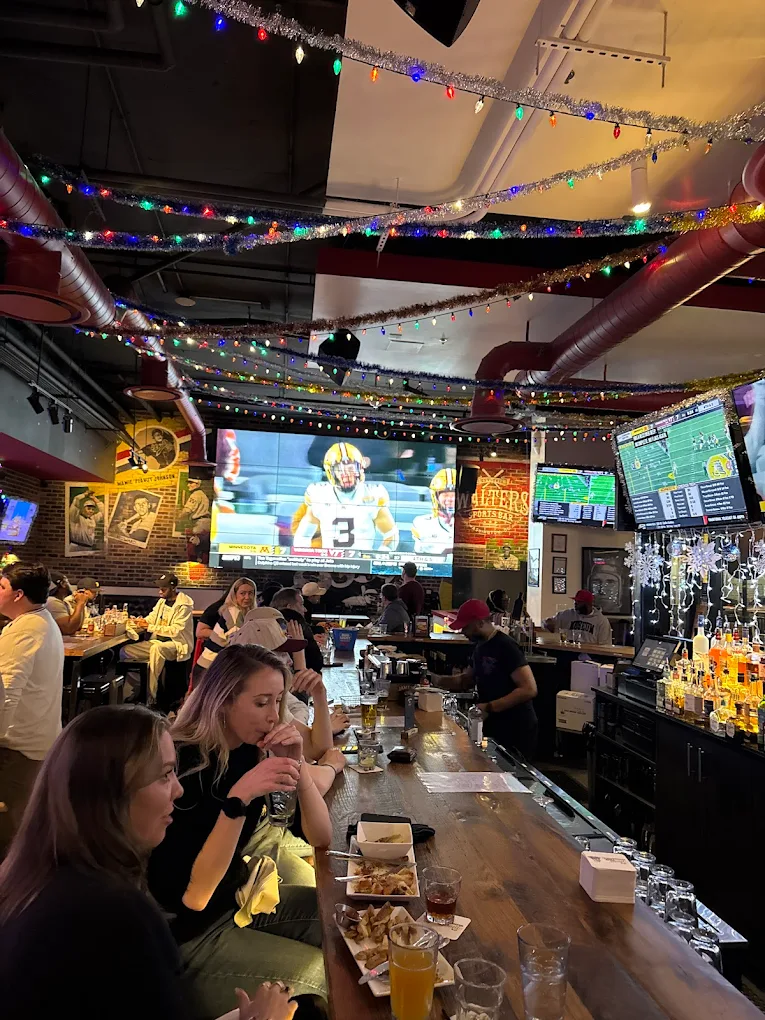 Walter's Sports Bar - Image 2