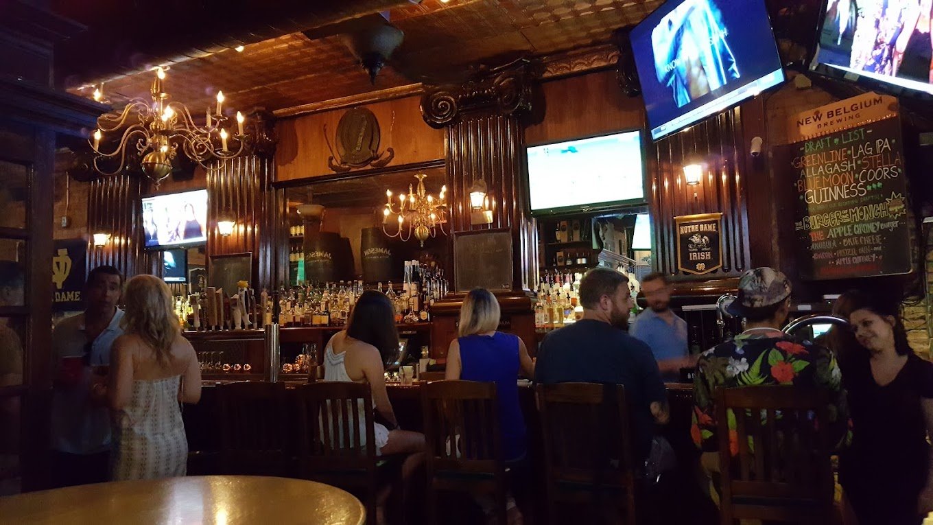 Declan's Irish Pub logo