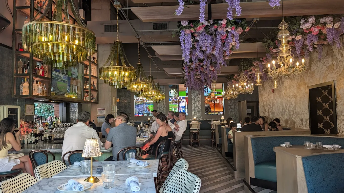 Bar La Rue - Image 3