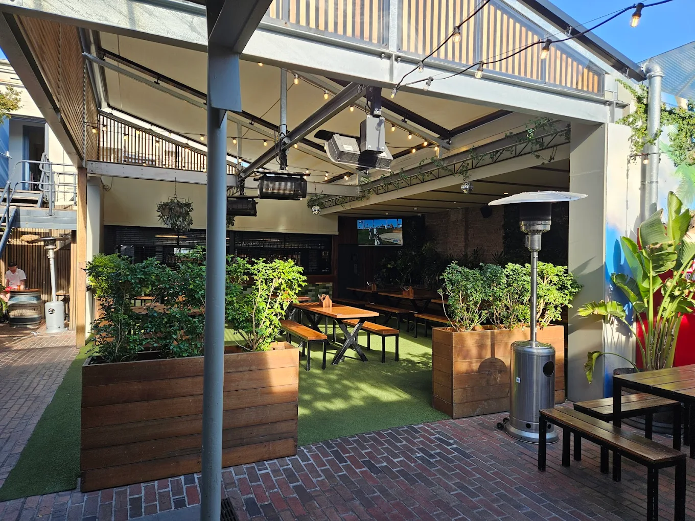 The College Lawn Hotel - Image 2