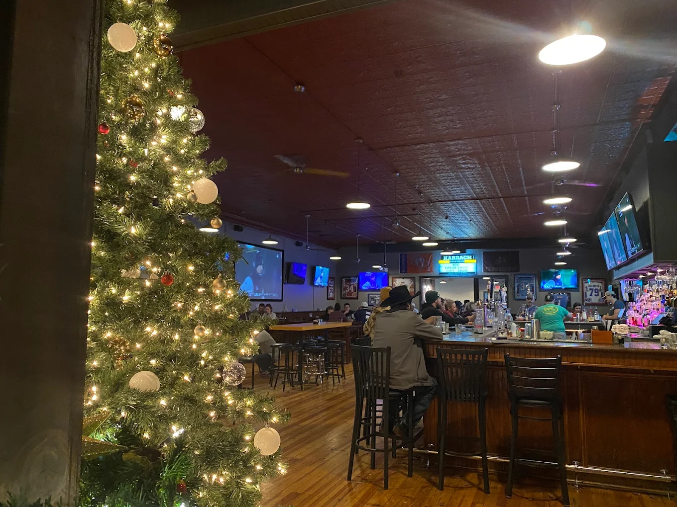 Scores Sports Bar and Grill - Image 2