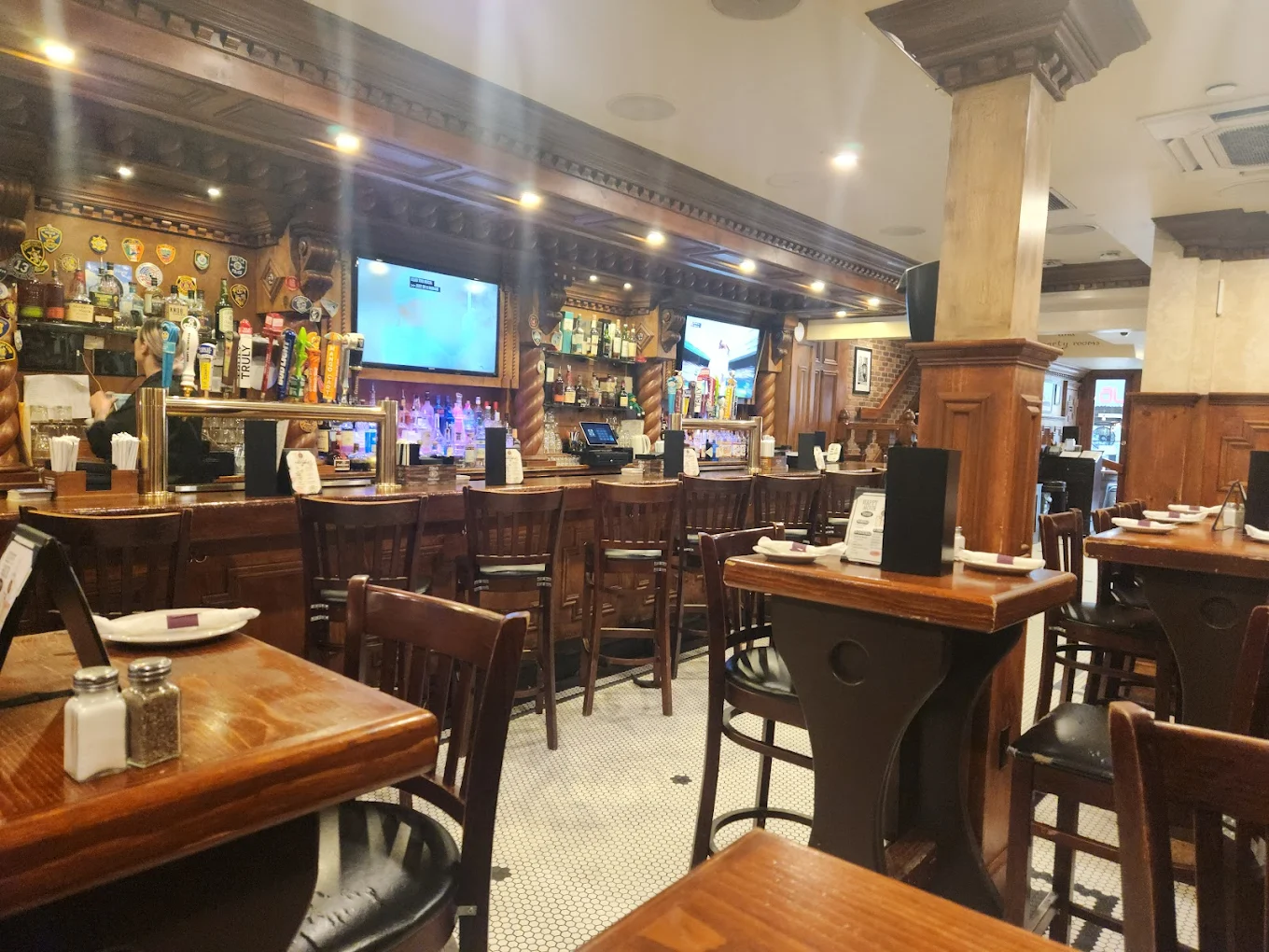St. Pat's Bar and Grill NYC - Image 2