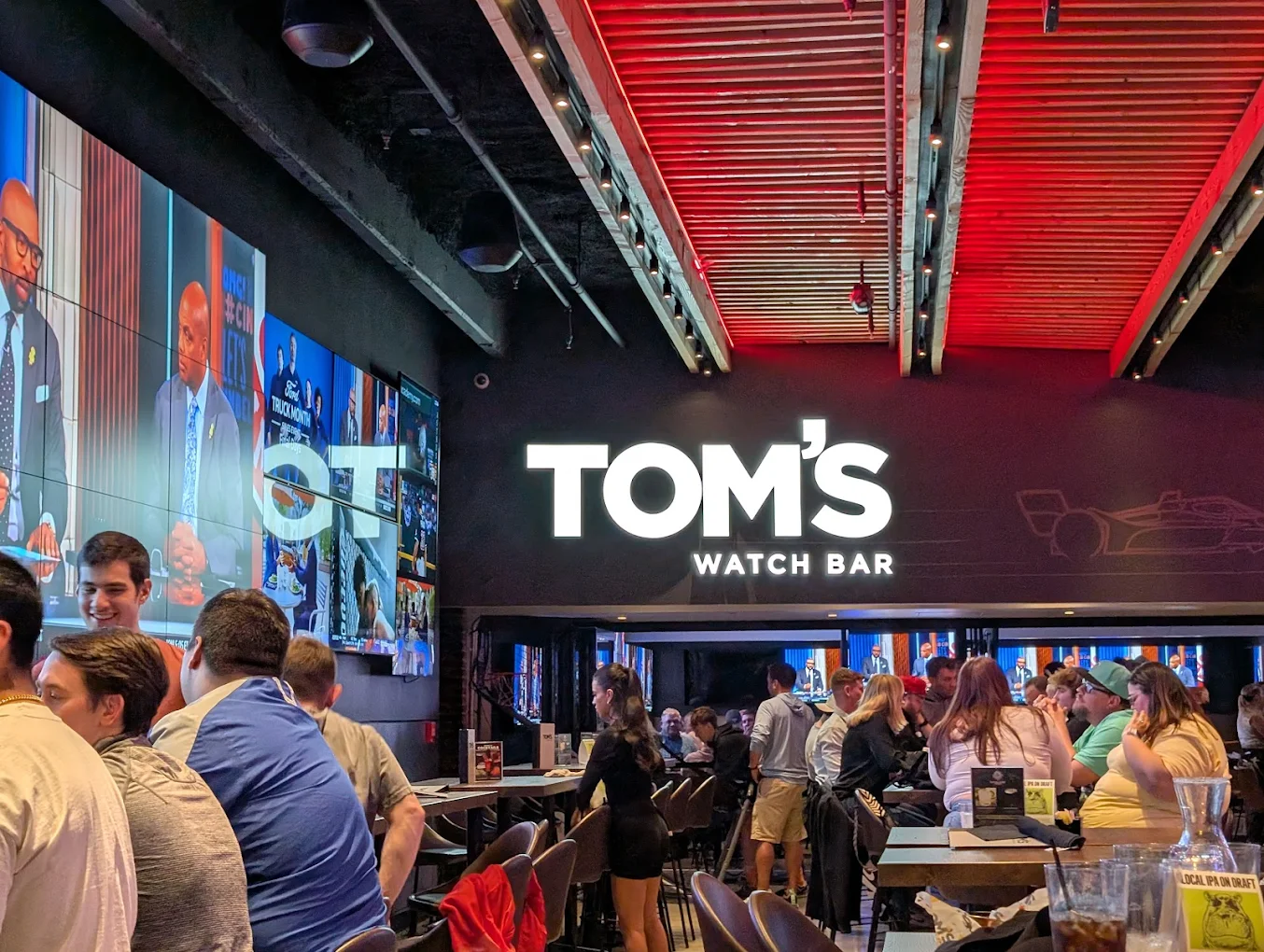Tom's Watch Bar