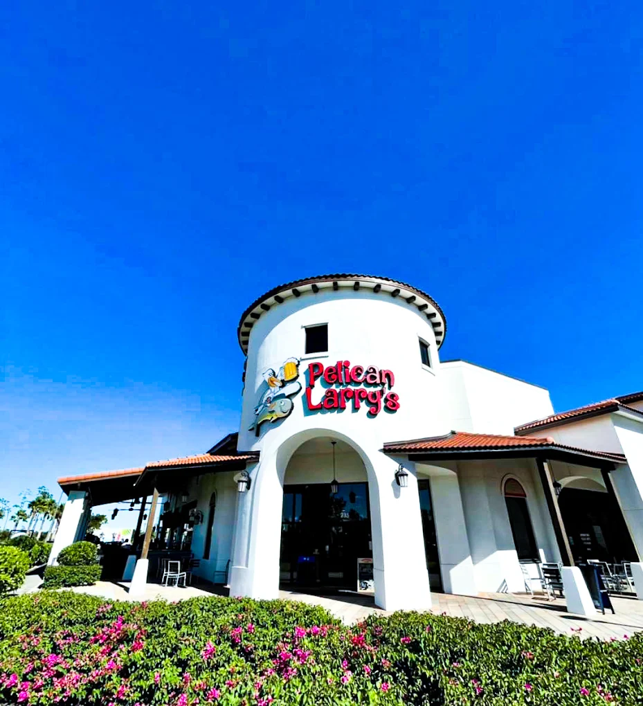 Pelican Larry's Raw Bar and Grill - Image 2