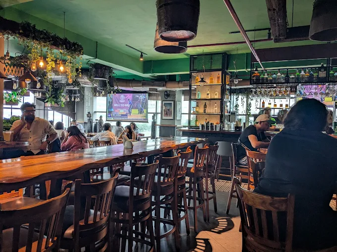 The Irish House (BKC) logo