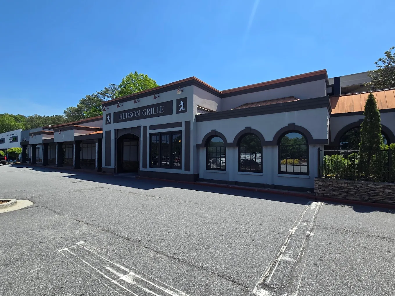 Hudson Grille Sandy Springs - Image 4