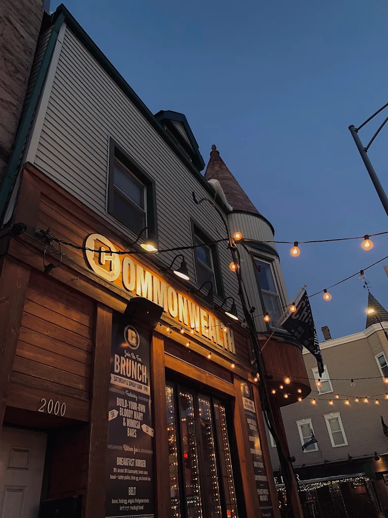 Commonwealth Tavern - Image 4