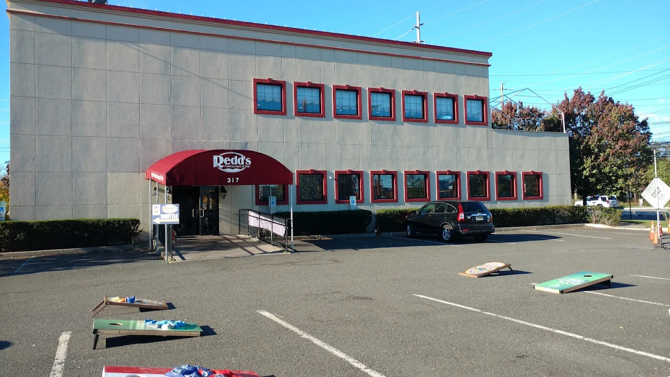 Redd's Restaurant and Bar - Image 2