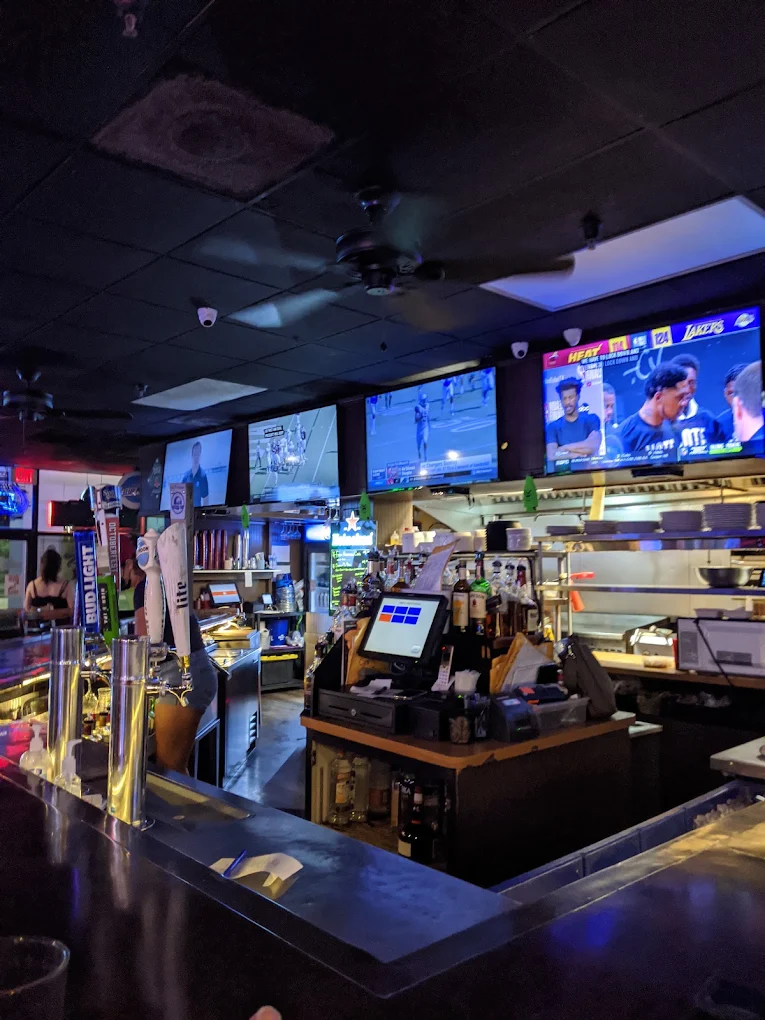 Pott's Sports Cafe - Image 2