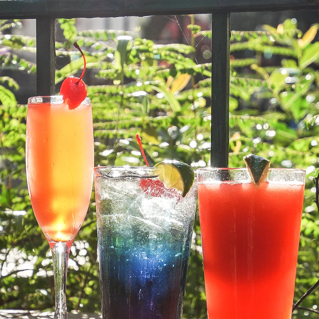 Christian's Tailgate Bar and Grill - Image 3