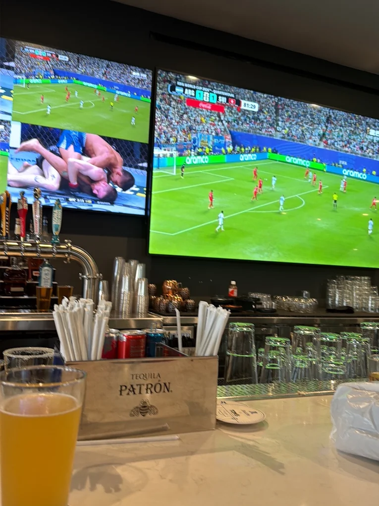 Tom's Watch Bar - Inglewood