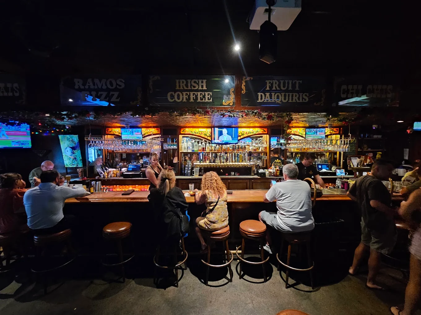 Pineapple Hill Saloon & Grill