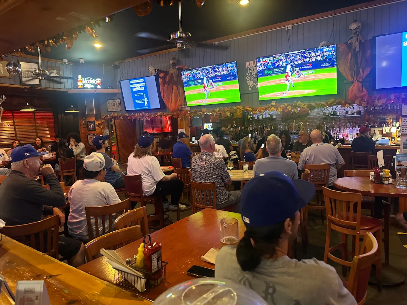 Champs Sports Pub  - Image 2