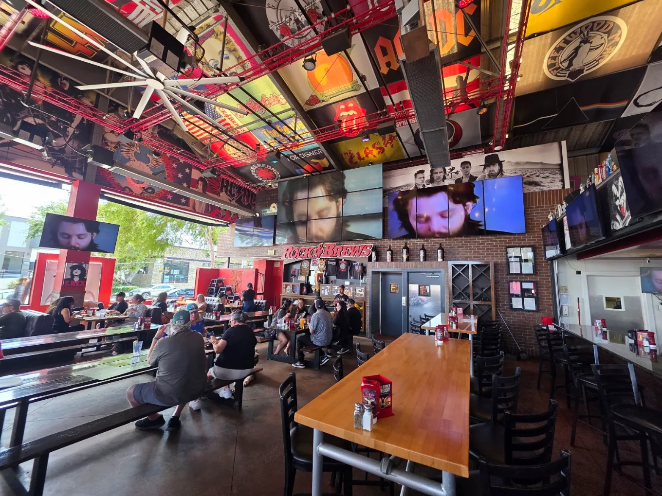 Rock and Brews - El Segundo logo