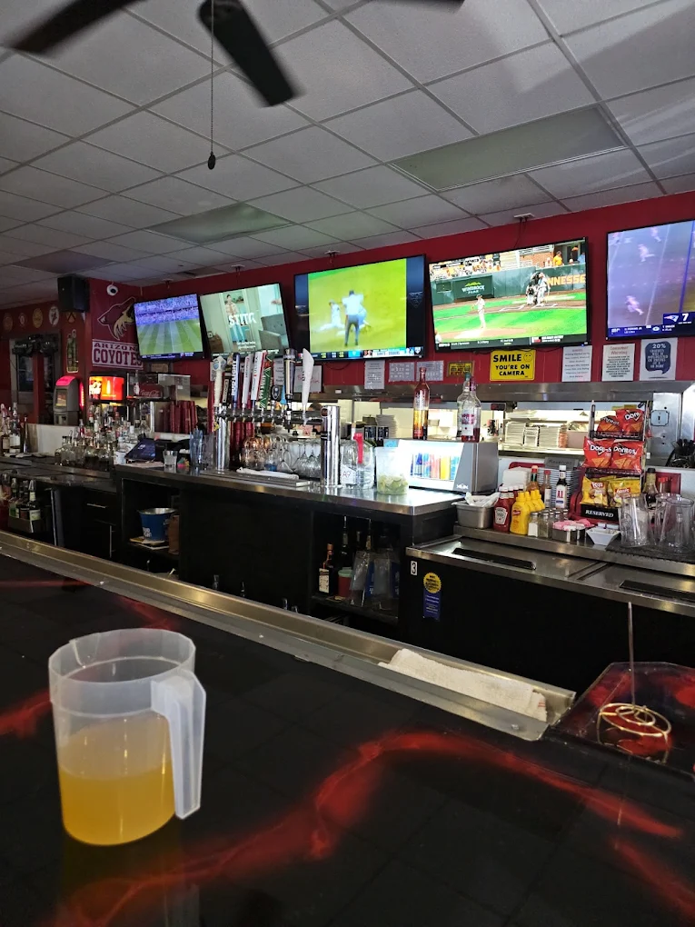 Putney's Pitstop Sports Bar and Grill
