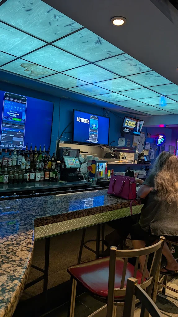 US 12 Bar & Grill