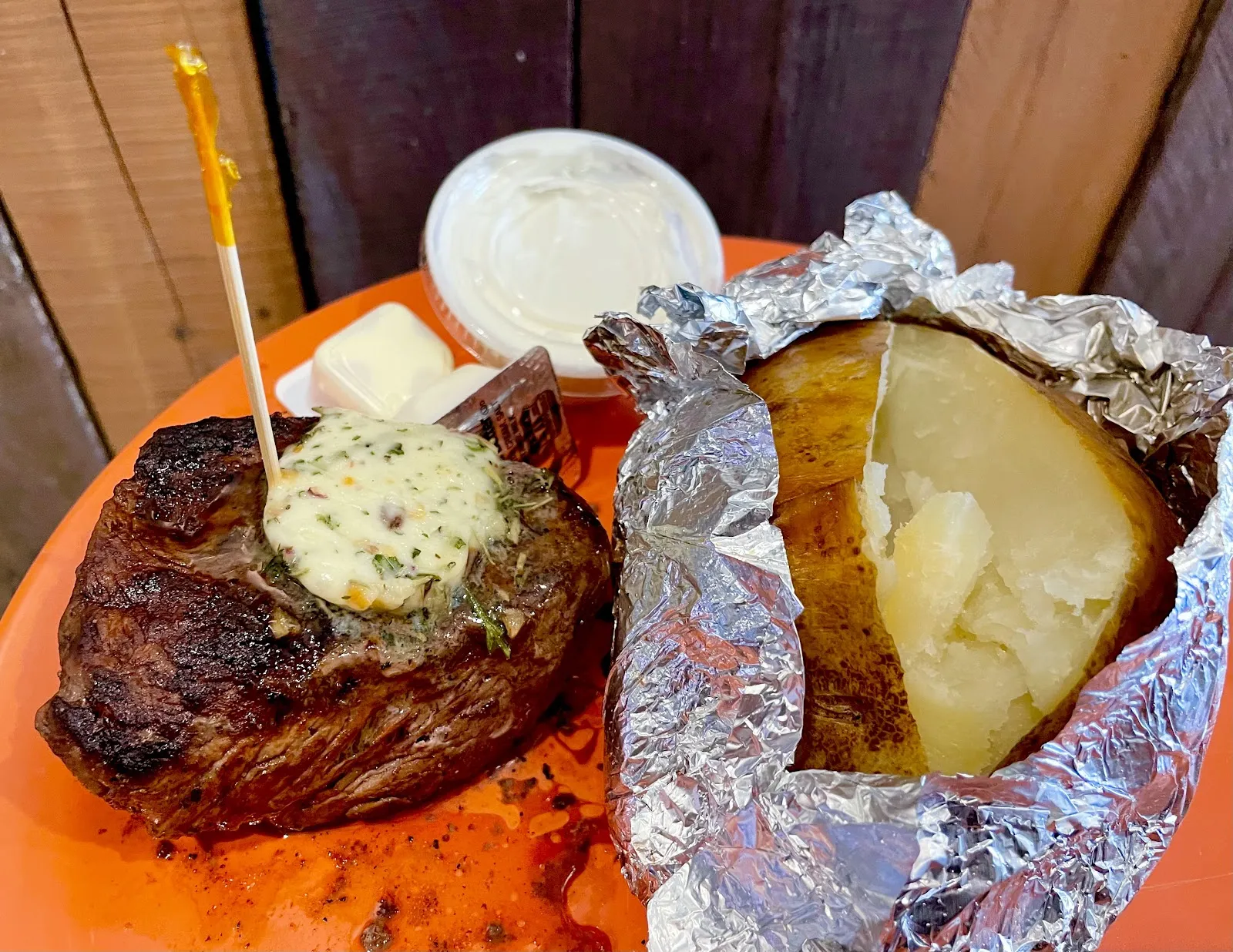 Spike's Pub & Grub Bar - Image 2