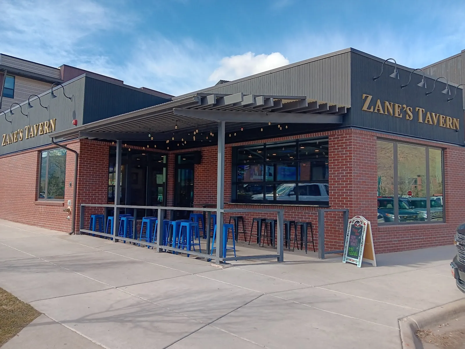 Zane's Tavern Willits - Image 2