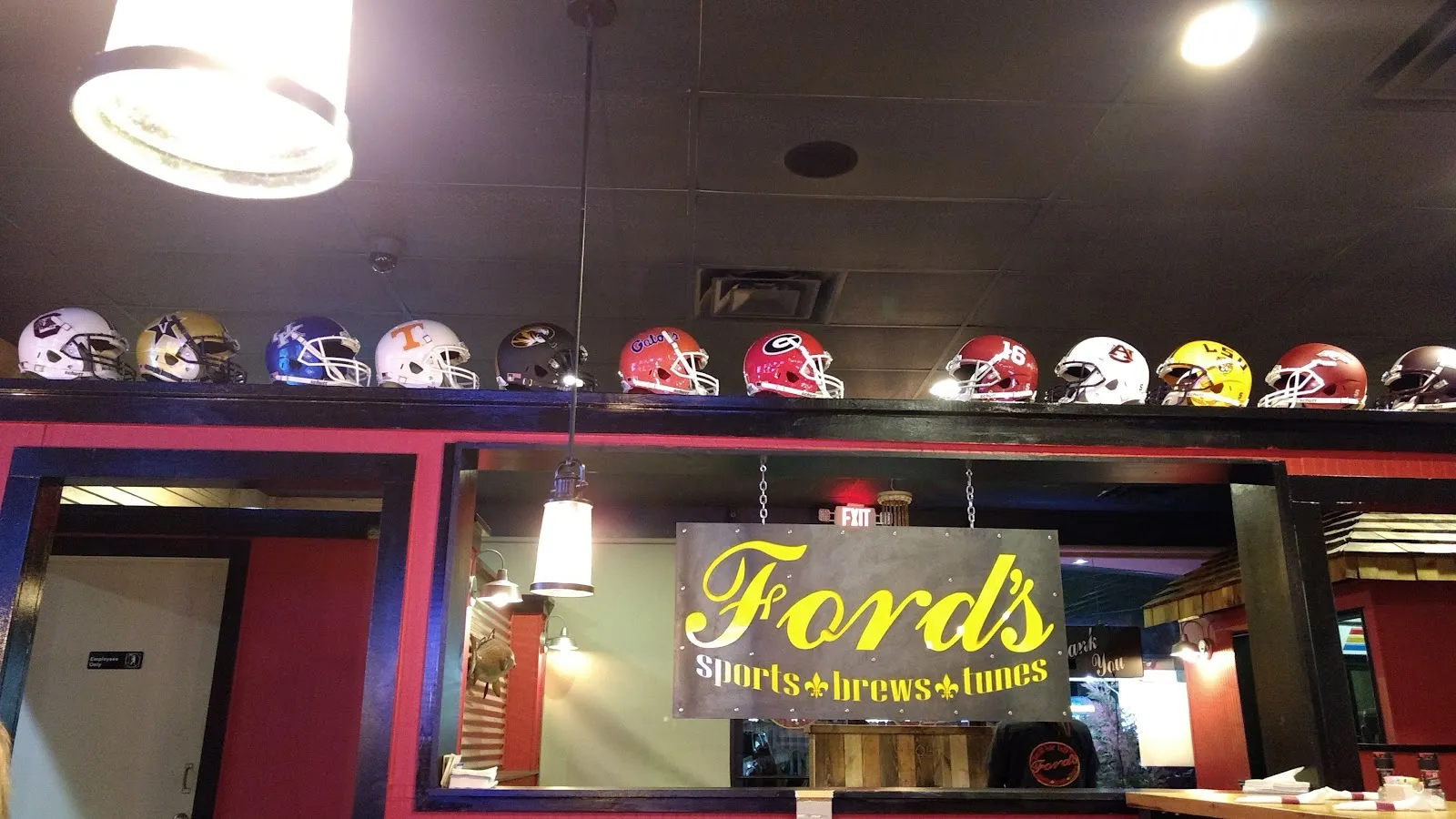 Ford's Sports Bar logo