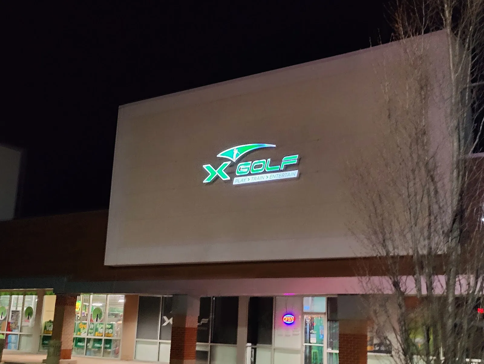 X-Golf Ann Arbor - Image 4