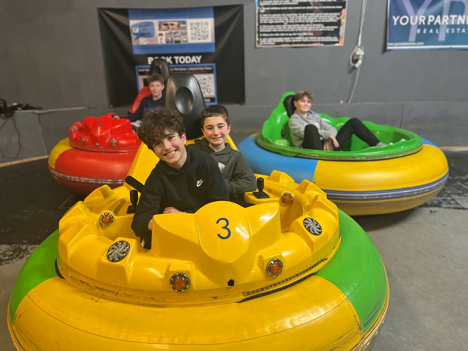 Platinum City Gaming -Bar-Gaming Lounge- Arcade- Nerf Arena-Gellyball-Smash Room -Rage Room-Basketball - Image 2