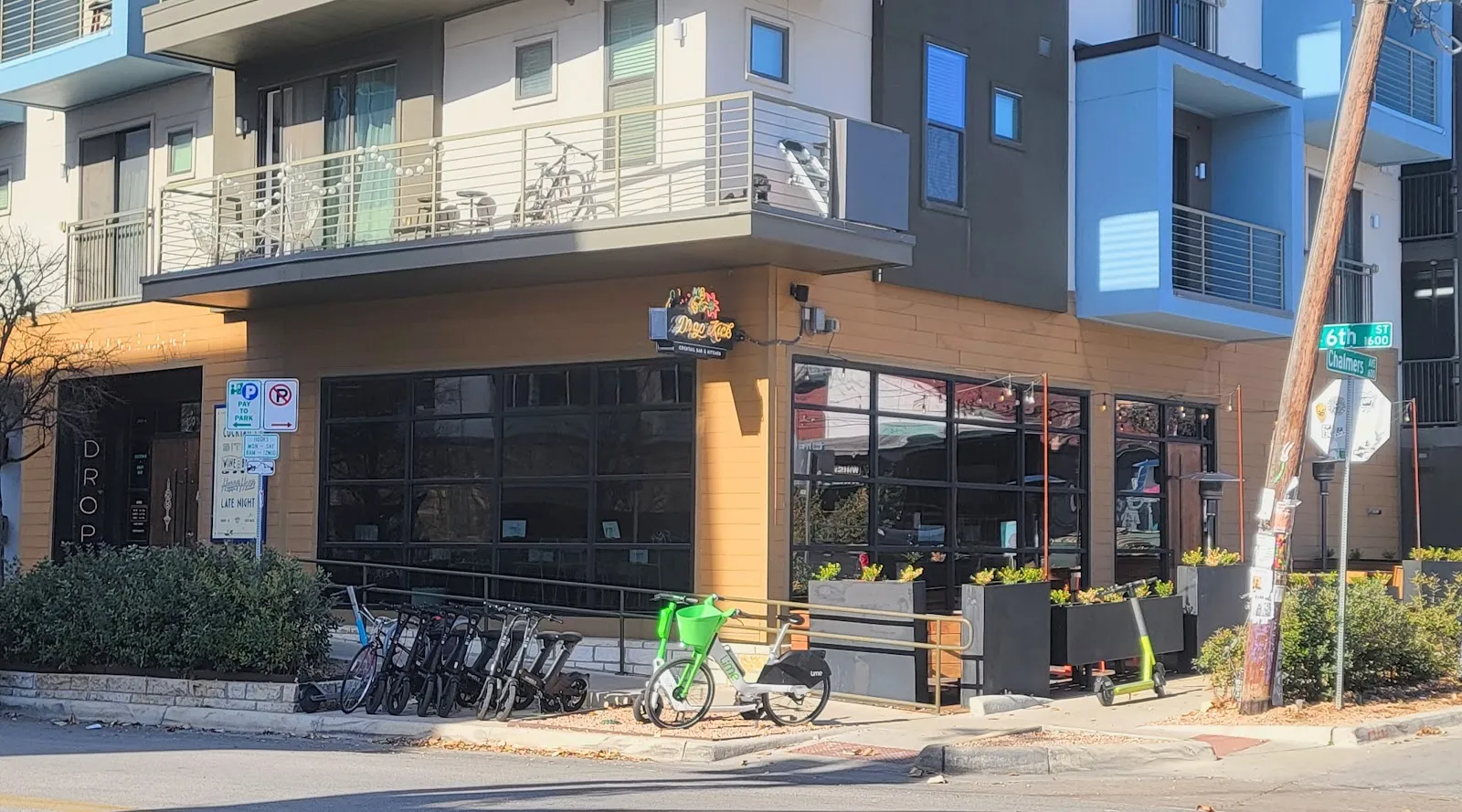 Drop Kick Cocktail Bar & Kitchen - Image 2