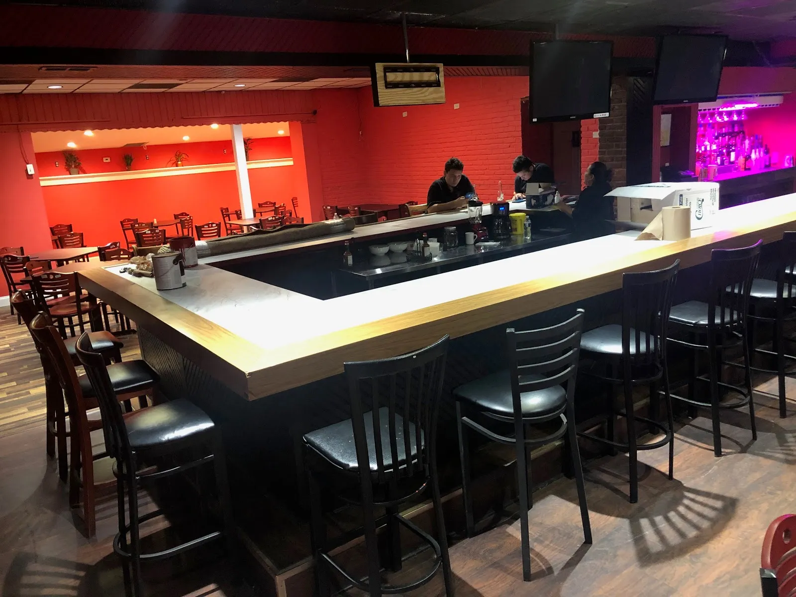 El Dragón: Sports Bar & Restaurante - Image 3