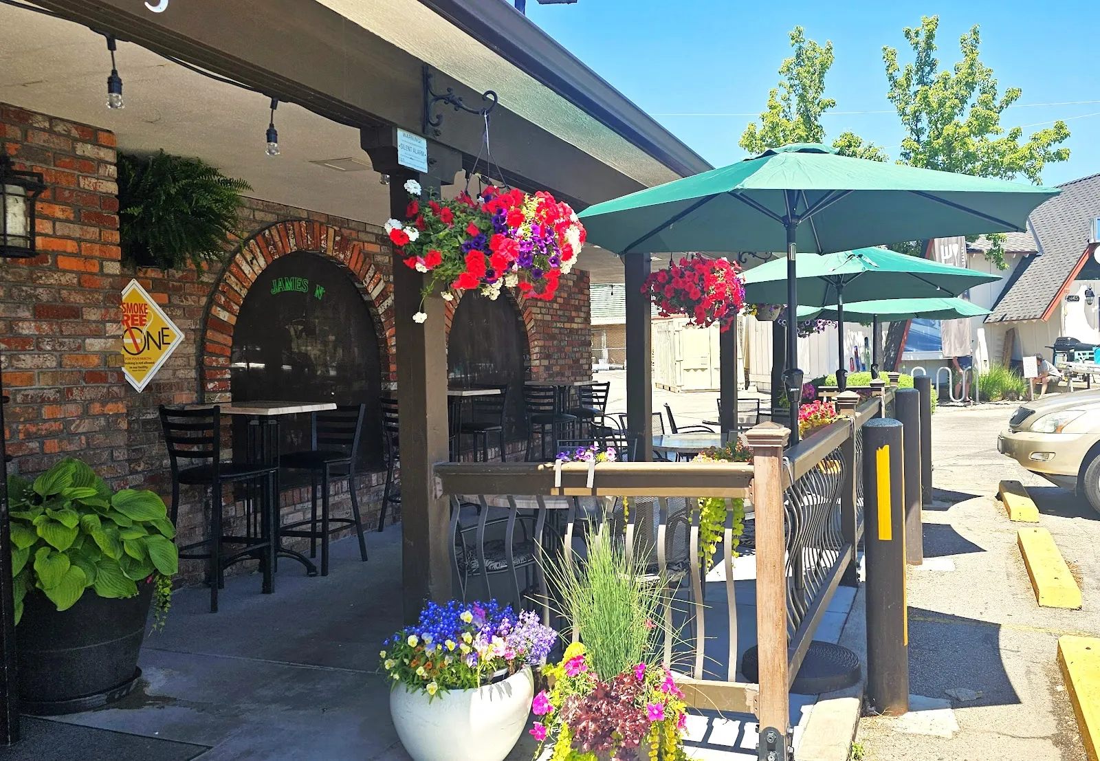 O'Michael's Pub & Grill - Image 2