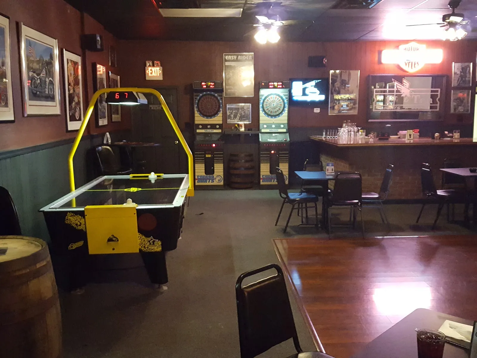Danny's Bar - Image 4