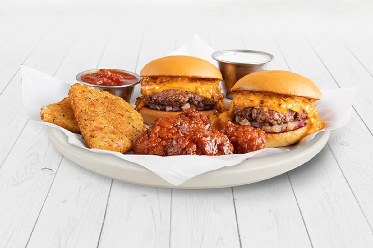 Hurricane Grill & Wings-Lindenhurst - Image 2