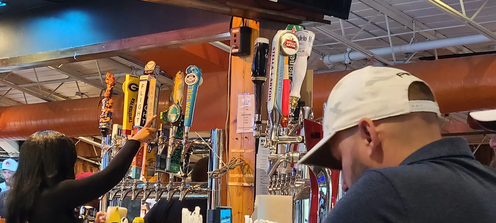 Hooters - Image 3